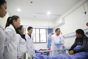 成都风湿医院陈建春主任8.jpg