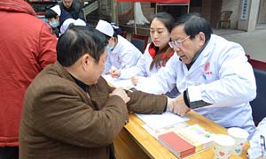 成都风湿医院走进城厢镇义诊3.1.jpg